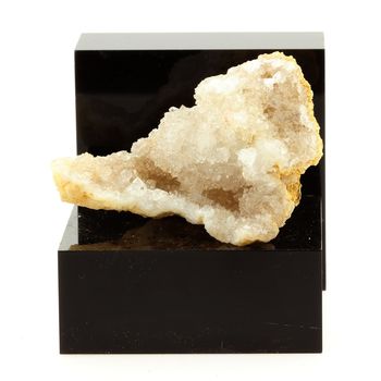 Quartz. 170.1 ct.