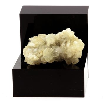 Dolomite. 165.4 ct.
