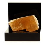 Calcite miel. 530.4 ct.