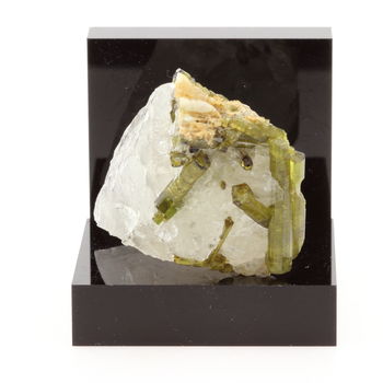 Tourmaline Elbaite sur Quartz. 165.3 ct.