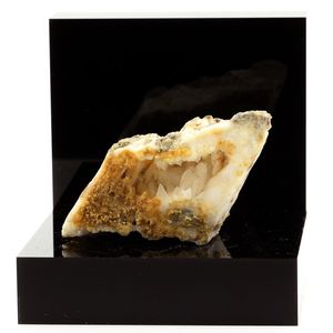 Calcite. 425.4 ct.