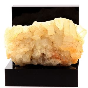 Calcite. 1290.4 ct.