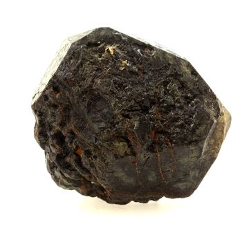 Spinelle noir. 623.4 ct.