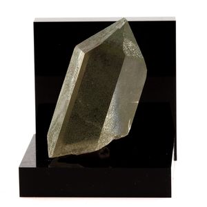 Quartz fumé. 218.6 ct.