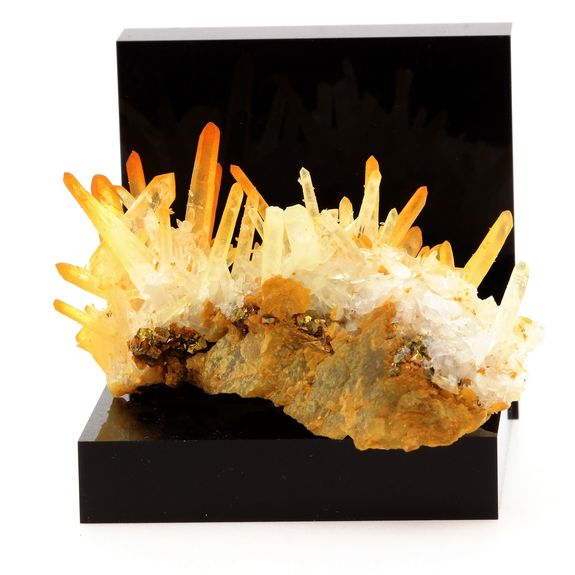 Siderite, Pyrite, Quartz.