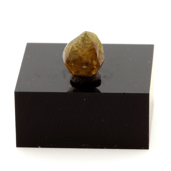 Grenat Andradite Topazolite. 2.32 ct.