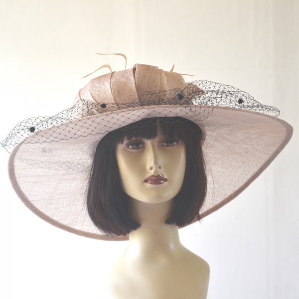 Ancien chapeau bandeau mariée blanc avec voilette - Le Grenier de Lisette Ancien chapeau bandeau mariée blanc avec voilette - Le Grenier de Lisette