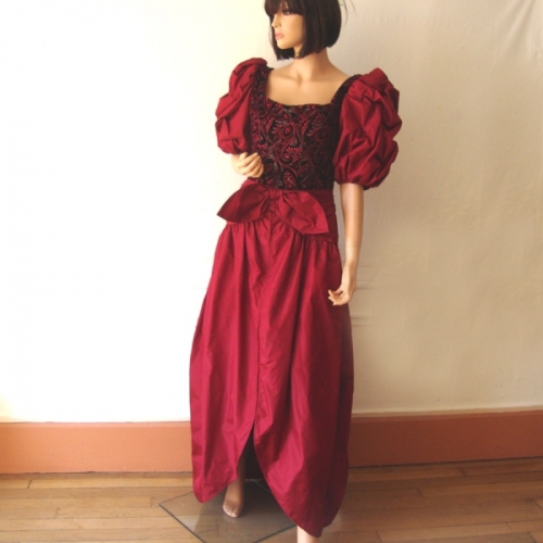 Depot vente luxe grandes marques Nina Ricci, Dior, Aman, Artcurial