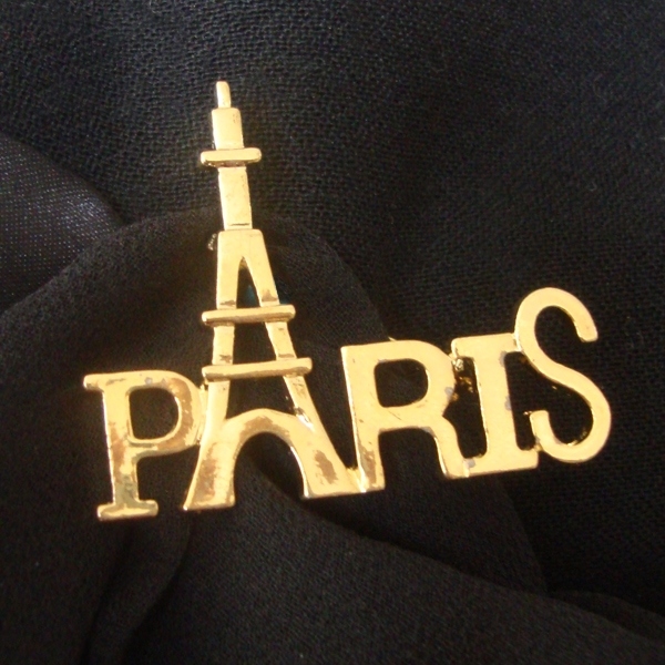 Tour Eiffel Blanche avec Strass 13cm | La Savoie en Direct Tour Eiffel Blanche avec Strass 13cm | La Savoie en Direct