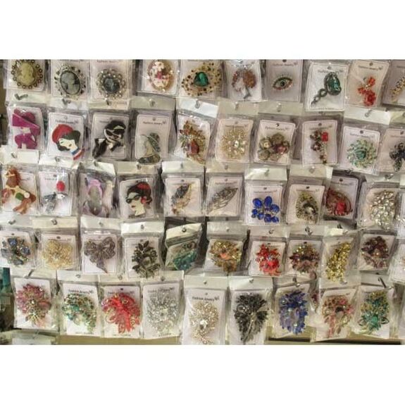 wholesaler in wedding pins