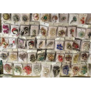 wholesaler in wedding pins