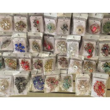 wholesaler in wedding pins