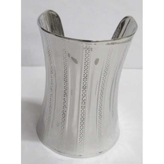 bracelet manchette quadrillage en argente