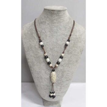 pendentif médaillon noyau bijoux collier