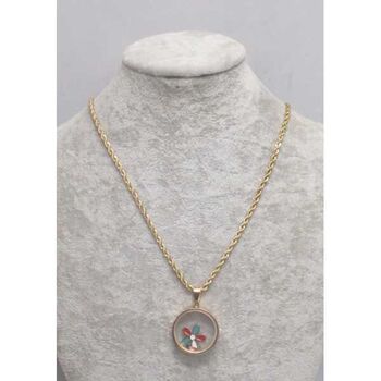 collier bijoux en acier médaille fleur toutes couleurs