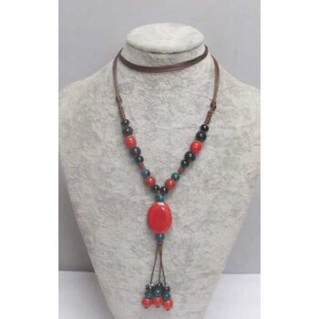 bijoux long céramique  medaille en rouge