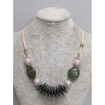 Bijoux collier rondelle et caillou en vert
