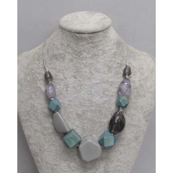 Bijoux collier gris resine