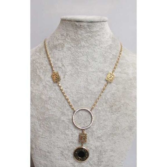 Gold circle necklace with gold steel medallion