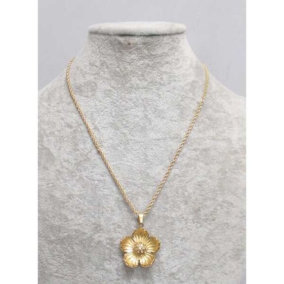 rhinestone flower pendant in steel