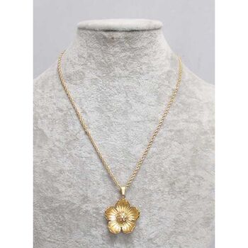 rhinestone flower pendant in steel