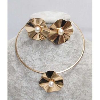 cerceau collier pendant fleur perle doré