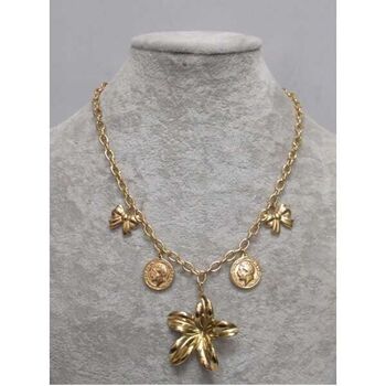bijoux collier fleur et pieces monnaie acier doré