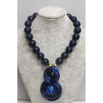 collier bijoux en bleu nuit