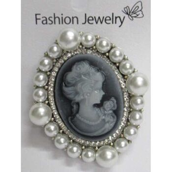 pearl circle cameo brooch