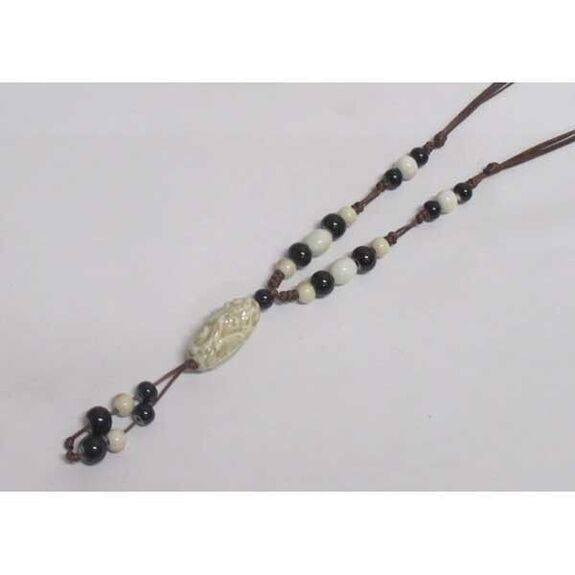 pendentif médaillon noyau bijoux collier