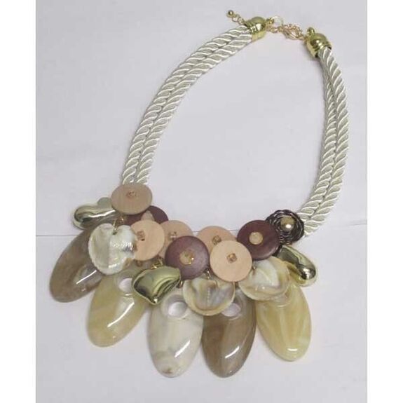 collier pendentif geometrique floral