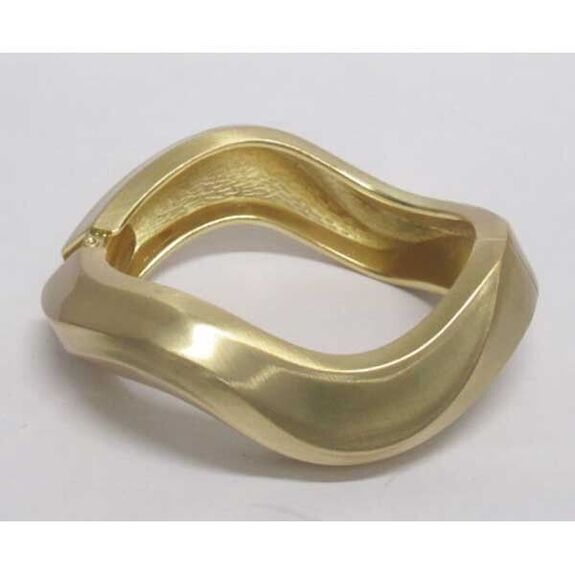 Gold wave jewelry bangle