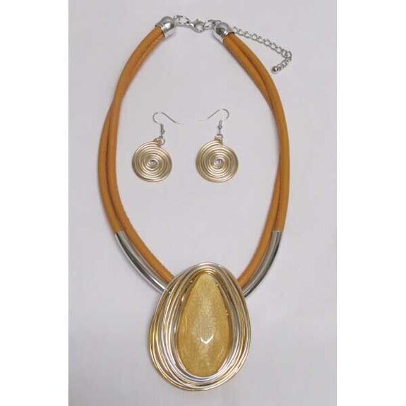 handmade gold necklace