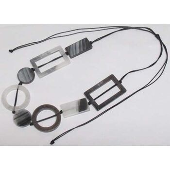 Bijoux collier resine geometrique noir et blanc