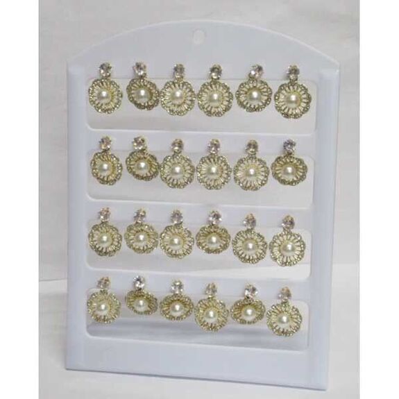 Pearl ball earrings in a flower