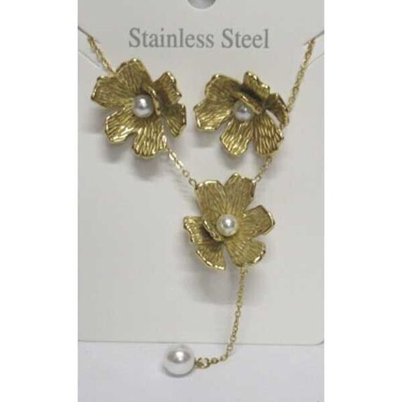 bijoux pendentif fleur petale perle