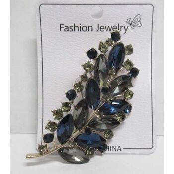 Various rhinestone leaf jewelry in brooch form