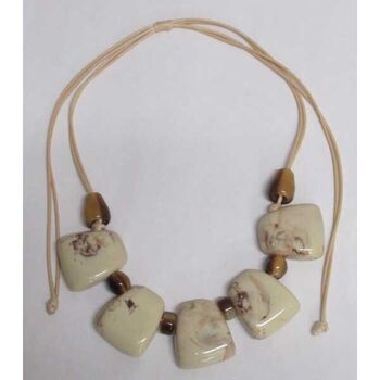 Jewelry Short necklace in natural resin