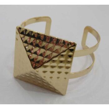 pyramidal jewelry bangle