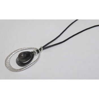 Bijoux  cordon  pendant argente noir résine