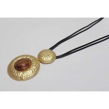 bijoux long collier pendentif doré résine