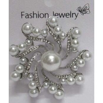 jewelry, flower brooch, spinning pearl