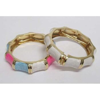 Color in bracelet jewelry