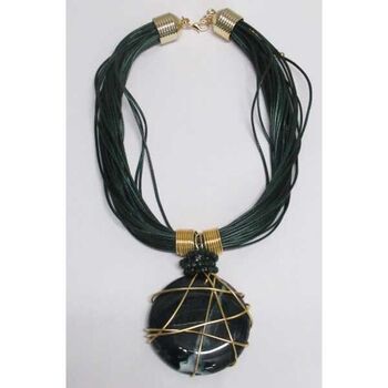 necklace with thread and green pebble pendant