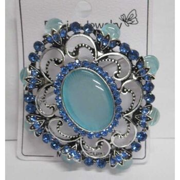 Aristocratic pine broche jewelry