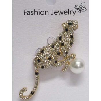 Cheetah brooch jewelry, golden pearl, hunting