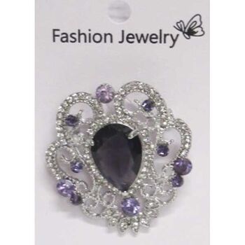 vintage brooch and medallion jewelry