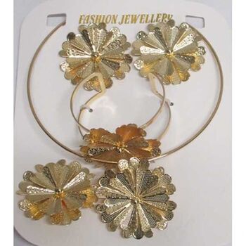 bijoux cerceau fleur en doré collier bracelet boucle et bague