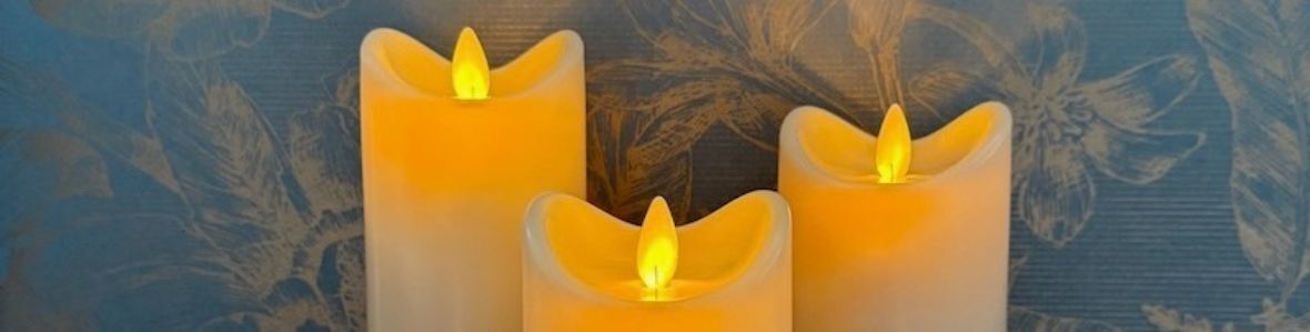 Toute une gamme de bougies pilier à la flamme oscillante