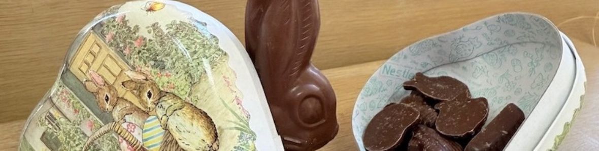 Cœurs de Pâques aux dessins traditionnels